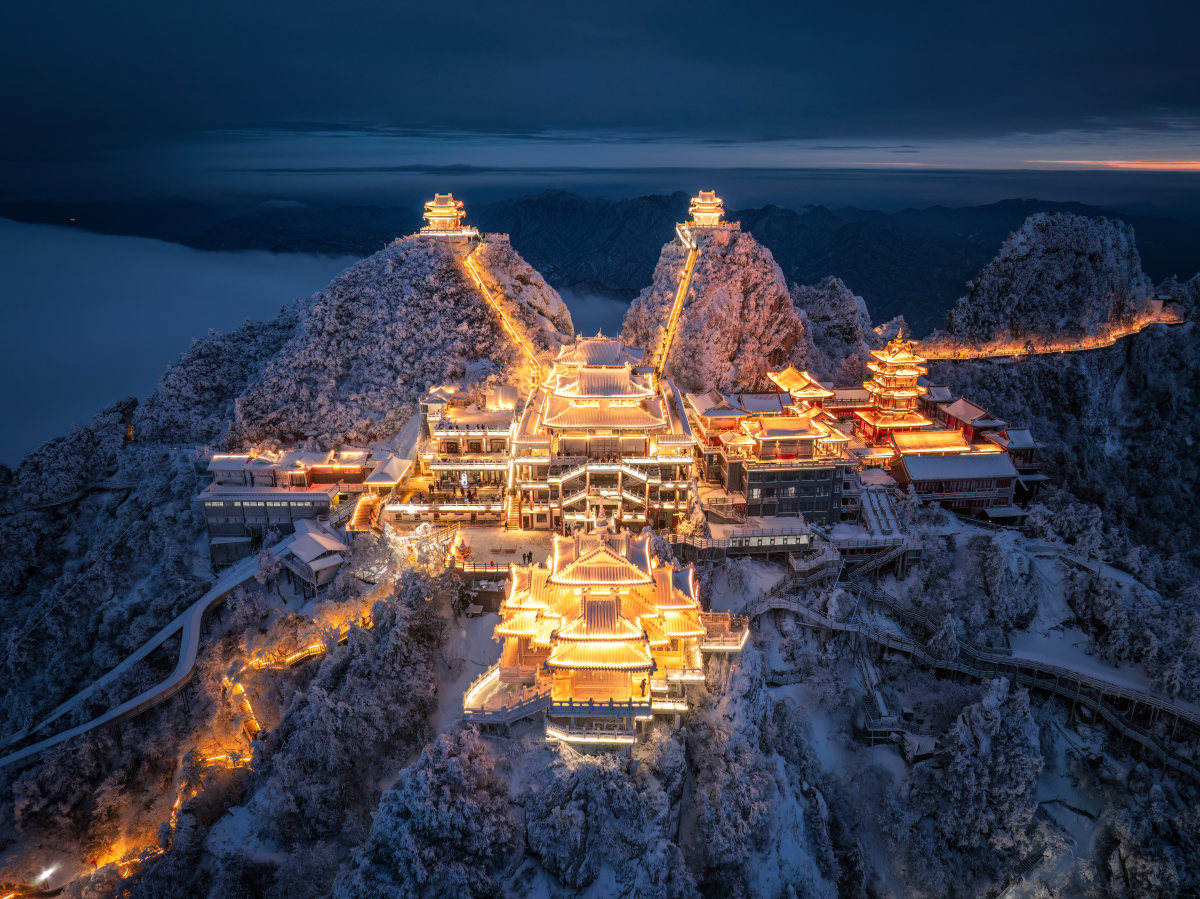 暴雪后的老君山‼️化身绝美云顶天宫😭